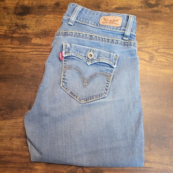 Levi's Jeans Size 8 Capri Low Rise Open Button Flap Pockets Medium Light Wash - Picture 3 of 10